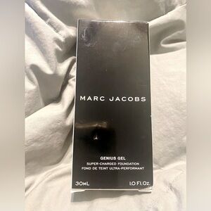 Marc Jacobs Genius Gel Supercharged Foundation